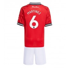 Manchester United Lisandro Martinez #6 Hjemmedraktsett Barn 2025-26 Kortermet (+ korte bukser)